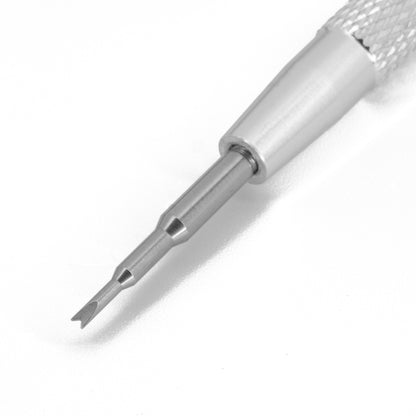 Outil chasse-pompe pour montre