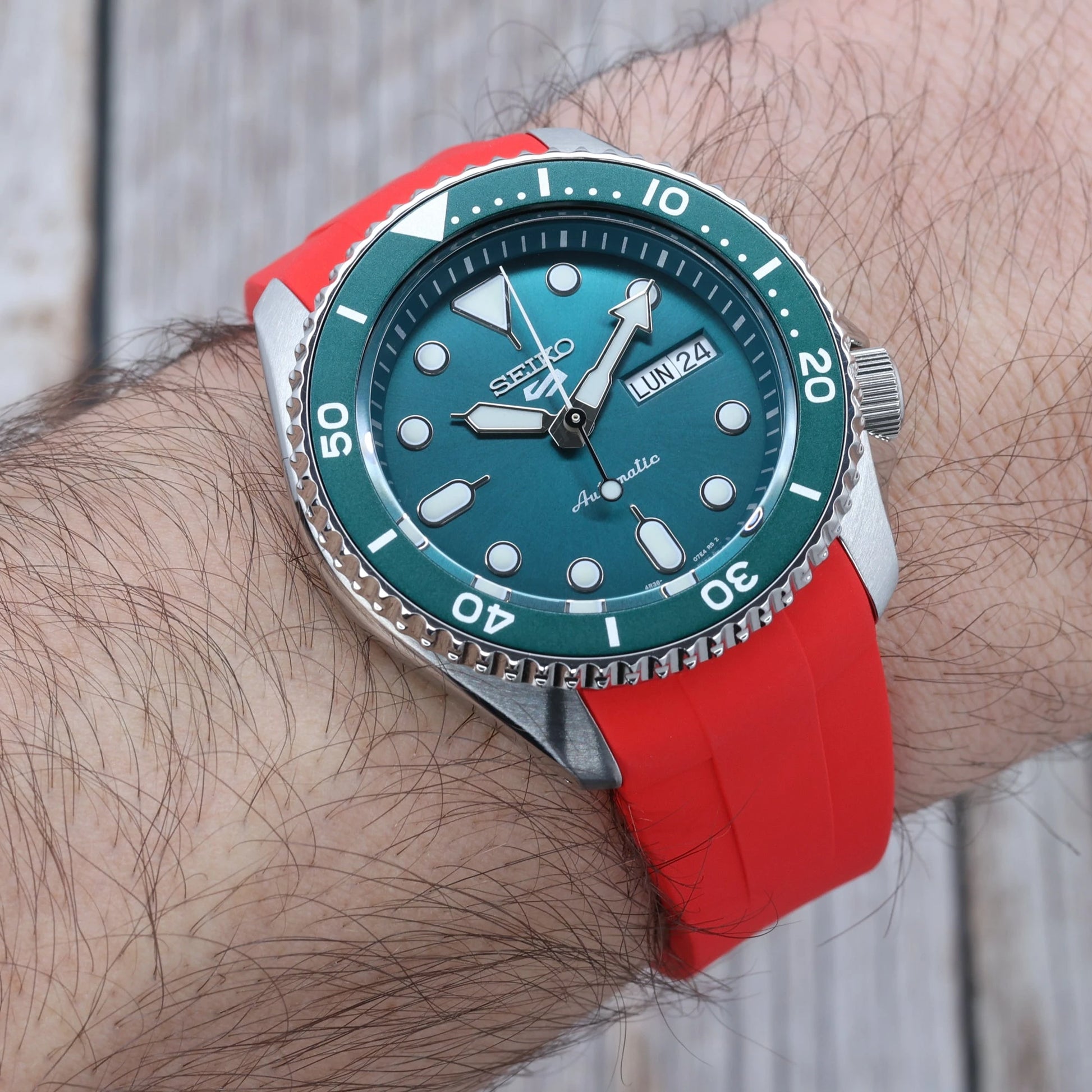 Rubber Strap Rouge pour Seiko 5 42,5mm Braxen