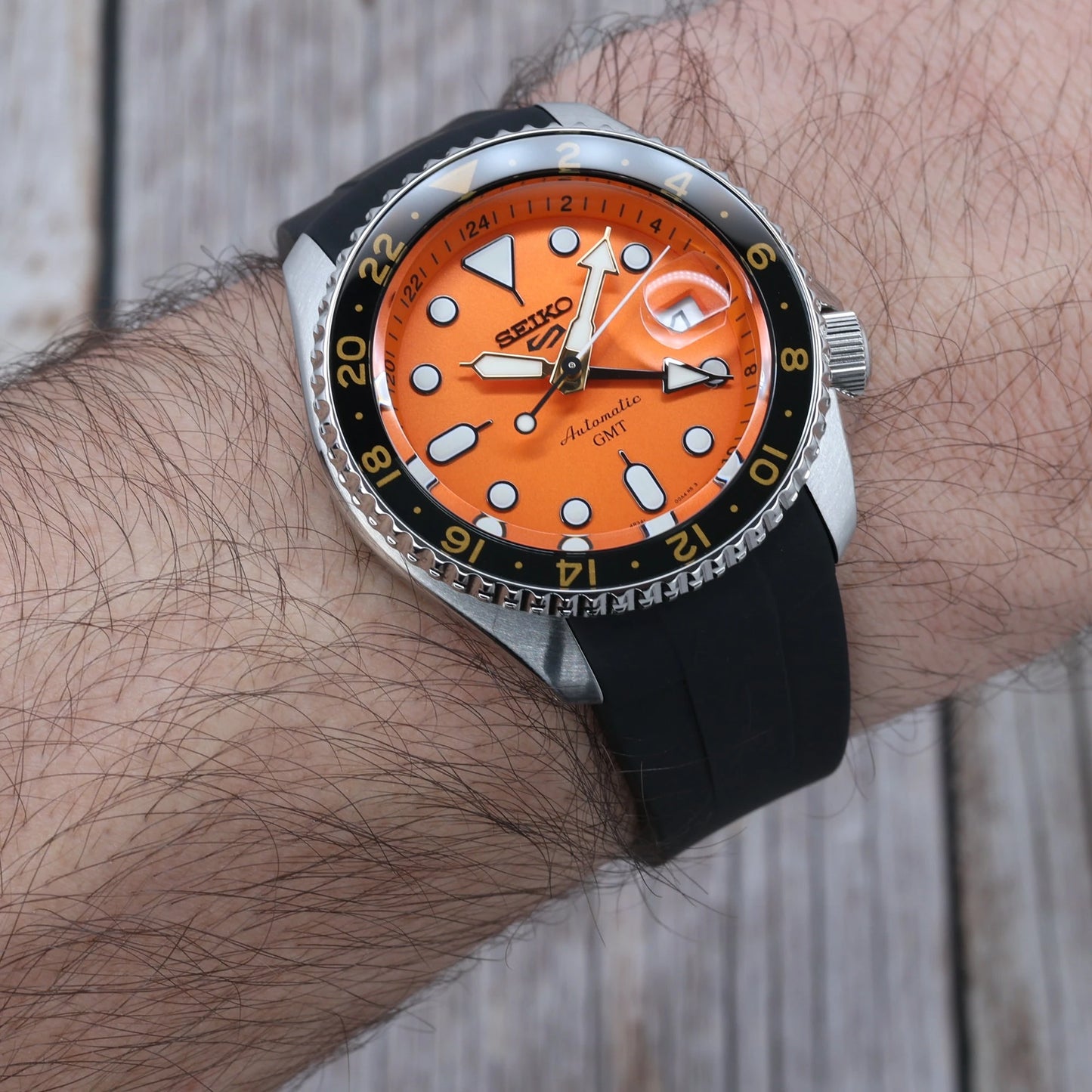 Rubber Strap Noir pour Seiko 5 GMT Braxen