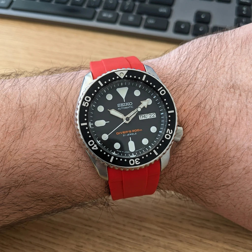Rubber Strap Rouge pour Seiko SKX007 Braxen
